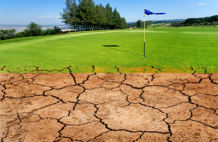 Campo de golf y tierra seca.