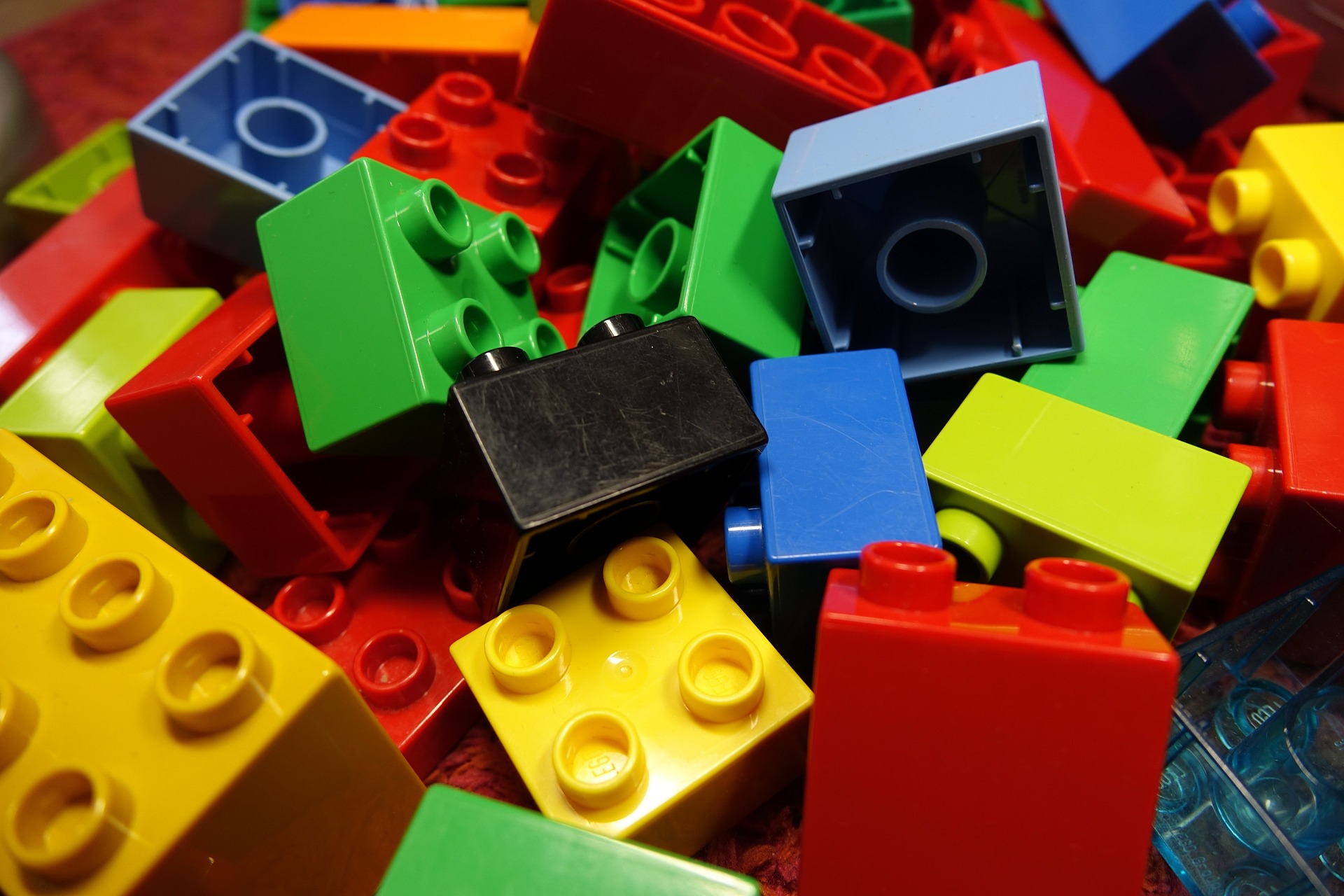 Bloques de Lego de diferentes colores